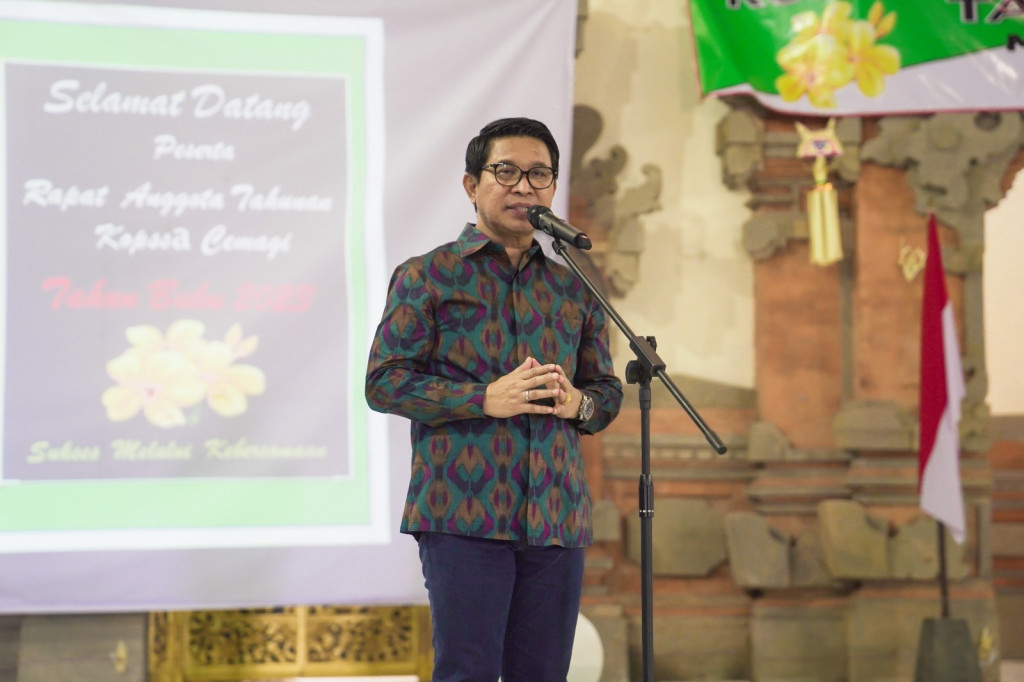 Sekda Adi Arnawa Buka RAT Koperasi Sari Sedana Artha